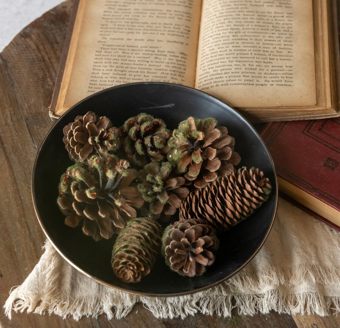 Pinecone Moss Filler