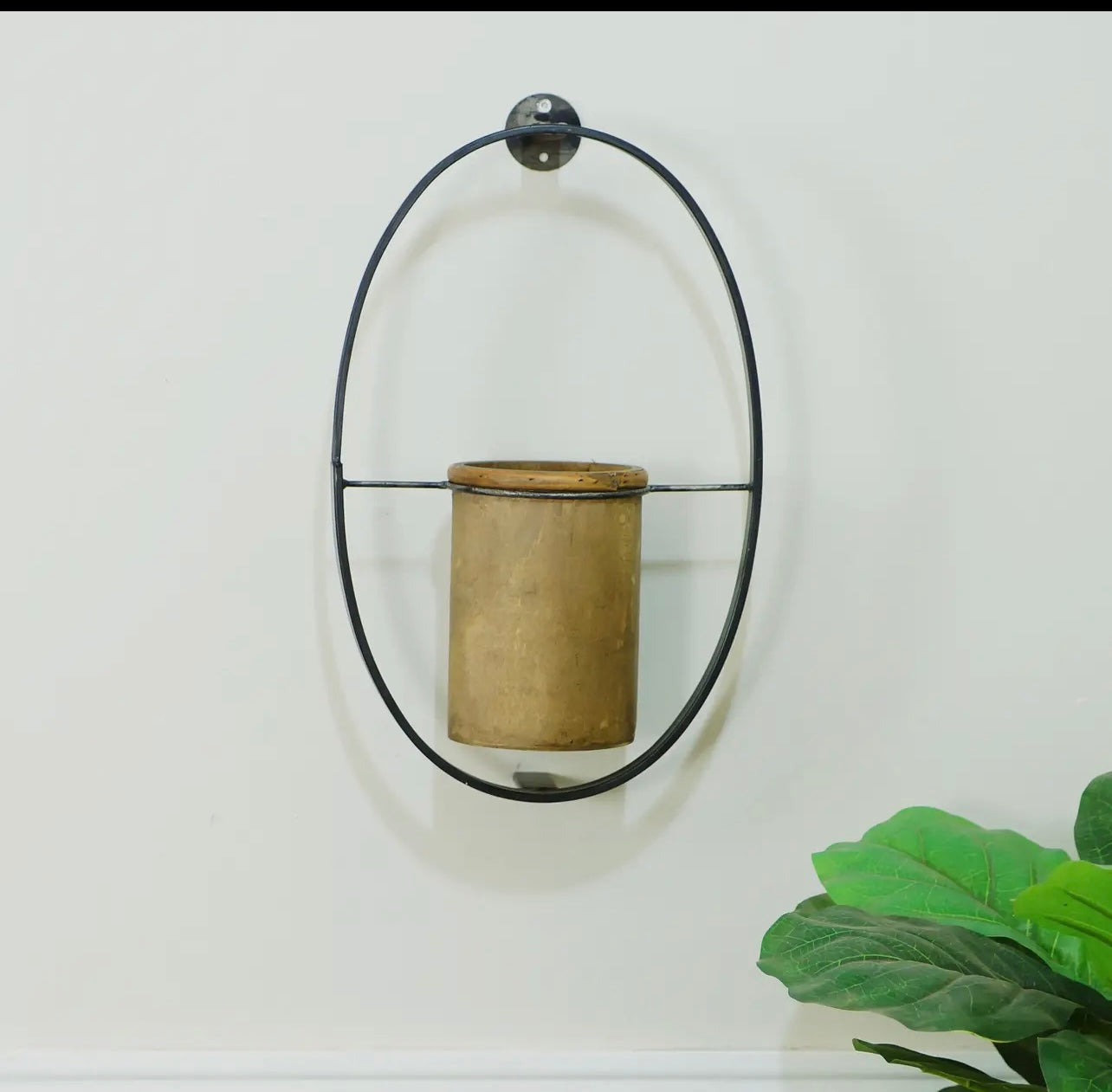 Oval Wall Pot