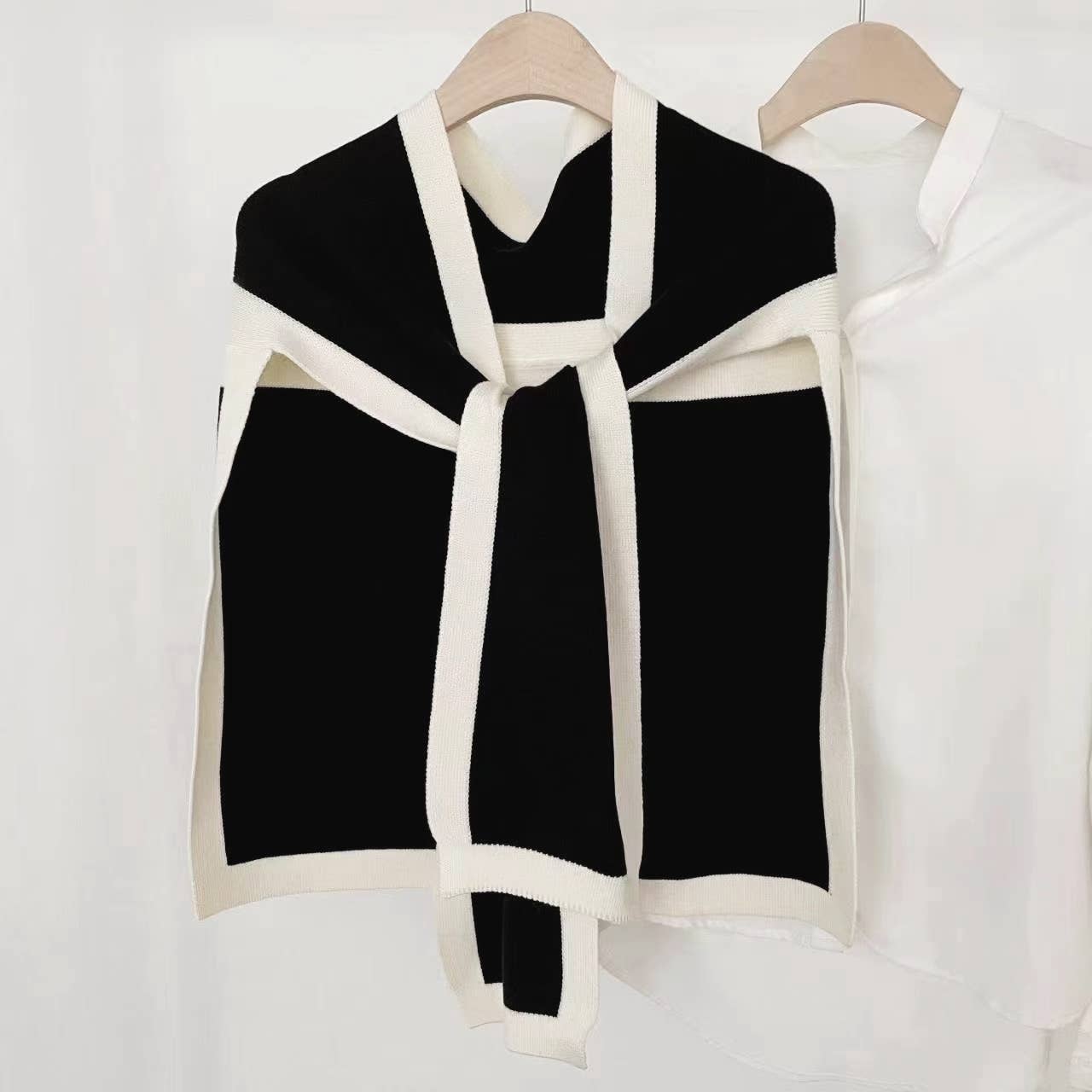 Two-Tone Knit Shoulder Wrap Scarf